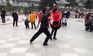 三步踩