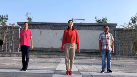 青青世界广场舞 美籍华人夫妇来中国学鬼步舞了 大家看看跳得好不好！