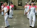 广场舞 卓玛 小区院内多人舞蹈视频