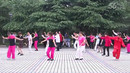 老年大学二班五组学员表演广场舞《北京的金山上》