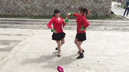 舞态生风广场舞《双人舞傻傻的爱傻傻的等待》