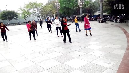威远滨河自由舞蹈队广场舞《梦里的姑娘》