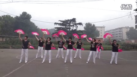 丑丑广场舞《中国歌最美》扇子舞