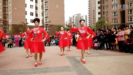 葛龙湾广场舞《心里藏着你》