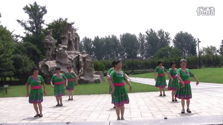 花之语广场舞《大街小巷都听我的歌》