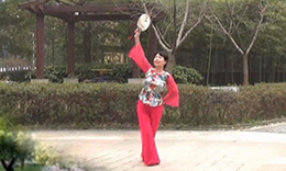 扬州香格里拉广场舞 花好月圆 团扇舞正反面