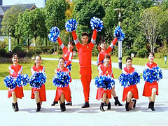 楠楠广场舞 《中国歌最美》 9人变队形花球舞