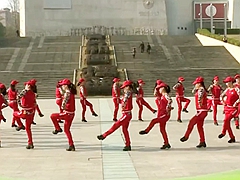 杨丽萍广场舞 《欢乐的海洋》 藏族舞集体圈圈舞
